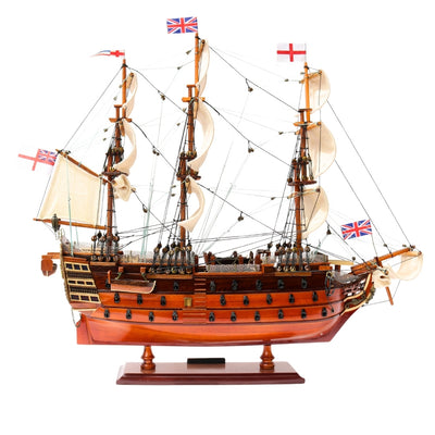 Συναρμολογημένο μοντέλο ιστιοφόρου HMS Victory 54 cm - χειροποίητο αντίγραφο με δυνατότητα εξατομίκευσης με χάραξη - ιδανικό δώρο για λάτρεις της ιστιοπλοΐας - υψηλή ποιότητα, κομψή ξύλινη βάση