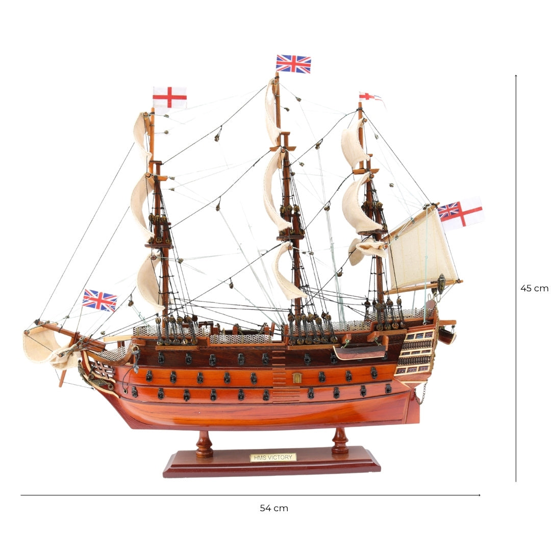 Συναρμολογημένο μοντέλο ιστιοφόρου HMS Victory 54 cm - χειροποίητο αντίγραφο με δυνατότητα εξατομίκευσης με χάραξη - ιδανικό δώρο για λάτρεις της ιστιοπλοΐας - υψηλή ποιότητα, κομψή ξύλινη βάση