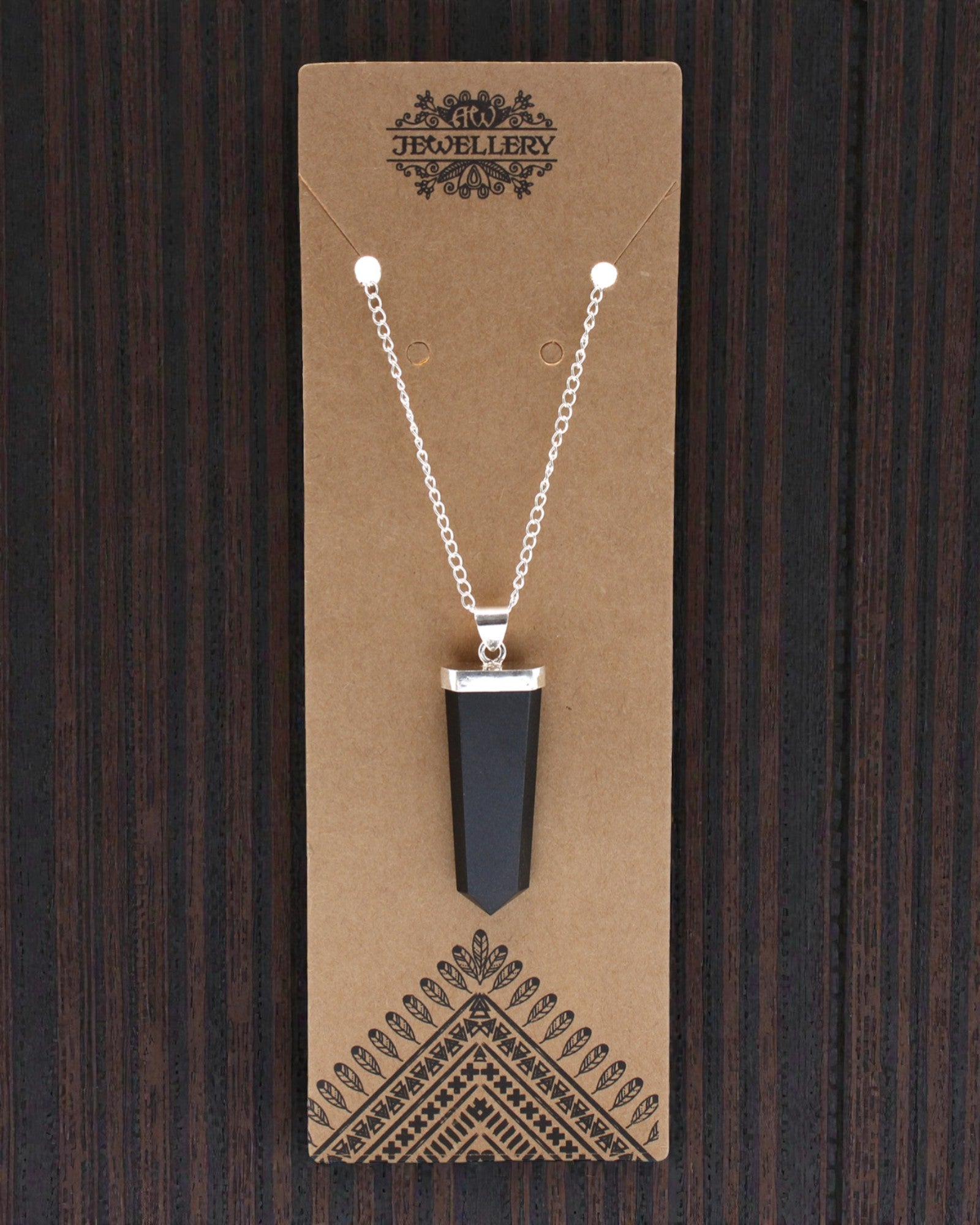 Obsidian Ray – Płaski Wisior z Czarnego Agatu w Szlifie Kryształu