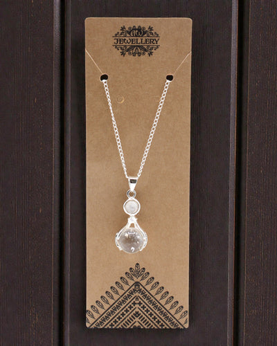 Crystal Hands – Wisior Uzdrawiających Dłoni z Kwarcu Górskiego