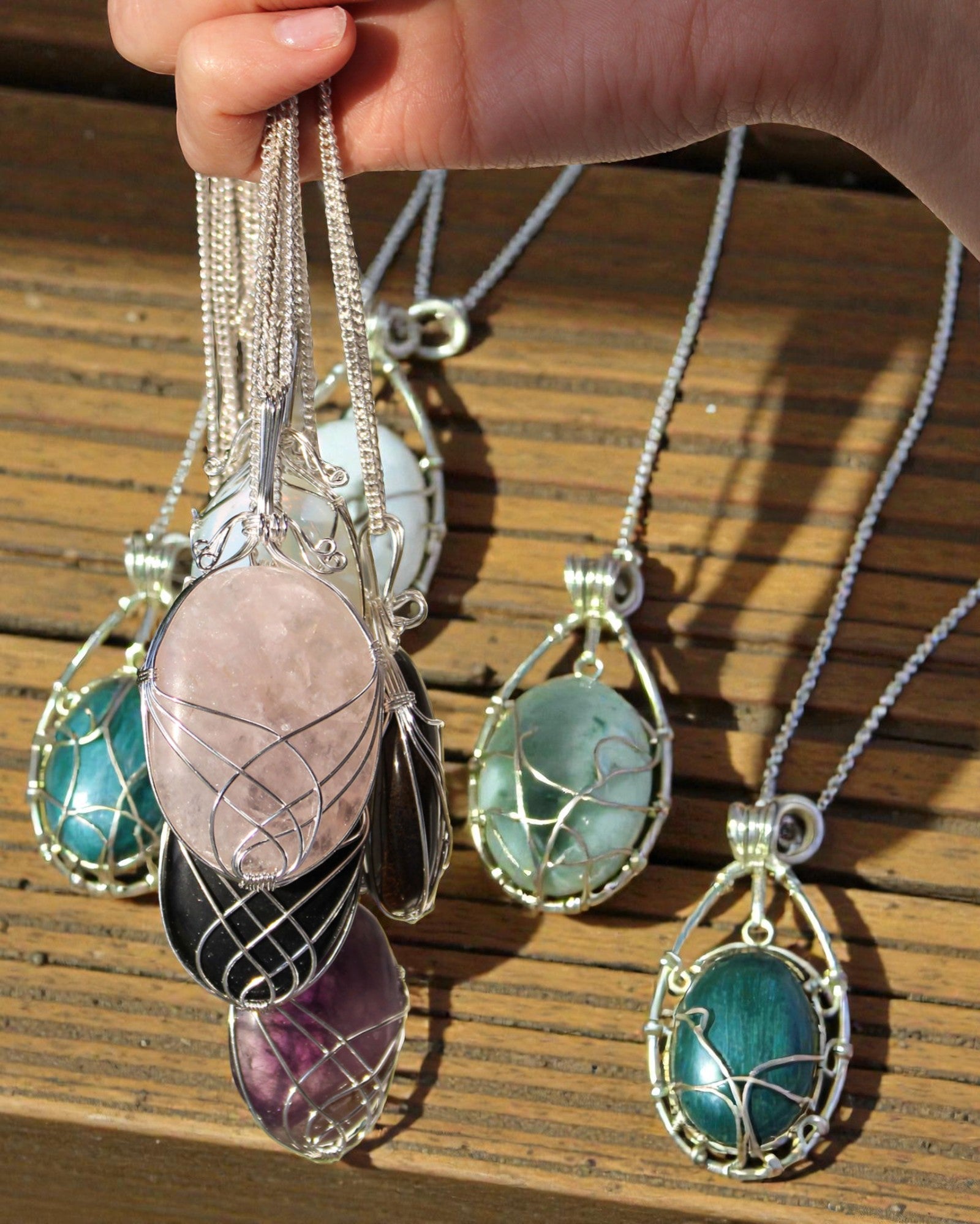 Σπειροειδής Απαλότητα – Κολιέ με Ροζ Χαλαζία