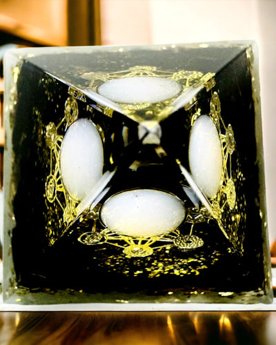 Οργονίτης Πυραμίδα με Οψιδιανό – Γεννήτρια Ενέργειας Τσάκρα, Εργαλείο Διαλογισμού Ρέικι με Φυσική Πέτρα