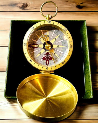 Ρετρό Στυλ Πυξίδα Ναυσιπλοΐας – Φορητό και Ακριβές Όργανο Προσανατολισμού για Ταξιδιώτες και Εξερευνητές. Χάραξη, εξατομίκευση.