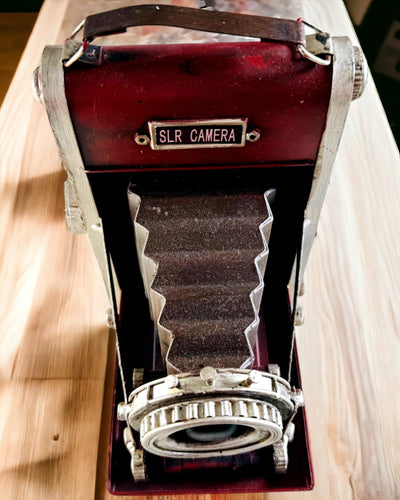 Vintage Vision: Dekoracyjna Kamera Retro z Opcją Grawerowania