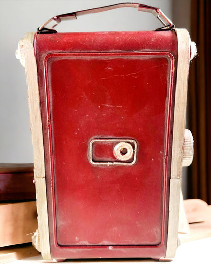 Vintage Vision: Διακοσμητική Κάμερα Ρετρό με Επιλογή Χαραγμένου
