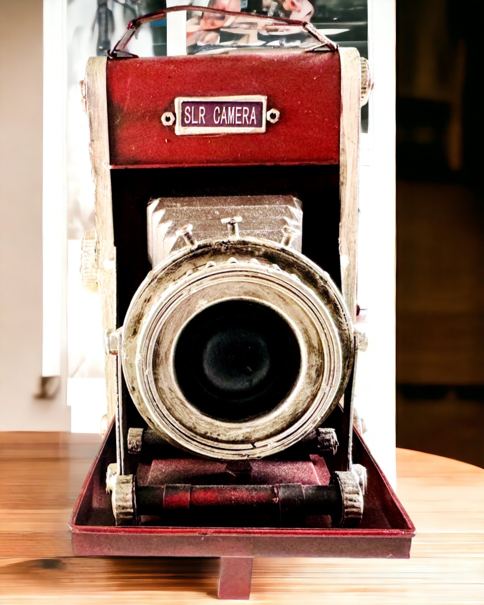 Vintage Vision: Διακοσμητική Κάμερα Ρετρό με Επιλογή Χαρακτικής