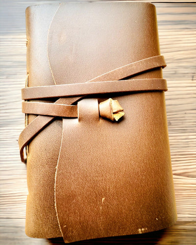 Σημειωματάριο Premium "RetroNotes" – Κομψό σημειωματάριο από Αληθινό Δέρμα - 200 σελίδες, 120g, σημειωματάριο, σκίτσο, καφέ χρώμα, εξατομίκευση με χάραξη