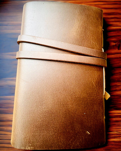 Σημειωματάριο Premium "RetroNotes" – Κομψό σημειωματάριο από Αληθινό Δέρμα - 200 σελίδες, 120g, σημειωματάριο, σκίτσο, καφέ χρώμα, εξατομίκευση με χάραξη