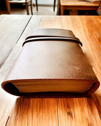 Σημειωματάριο Premium "RetroNotes" – Κομψό σημειωματάριο από Αληθινό Δέρμα - 200 σελίδες, 120g, σημειωματάριο, σκίτσο, καφέ χρώμα, εξατομίκευση με χάραξη