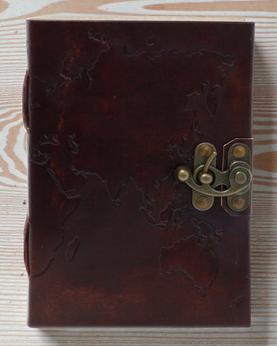 Terra Voyage – Δερμάτινο σημειωματάριο με ανάγλυφο χάρτη του κόσμου