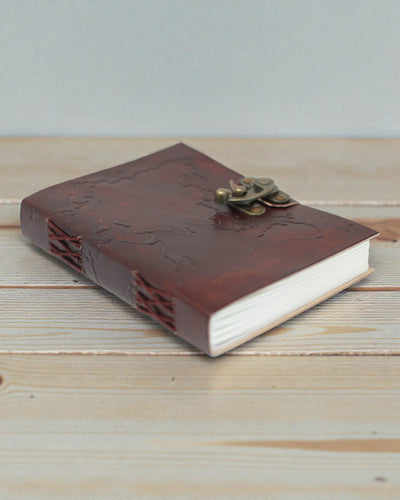 Terra Voyage – Δερμάτινο σημειωματάριο με ανάγλυφο χάρτη του κόσμου