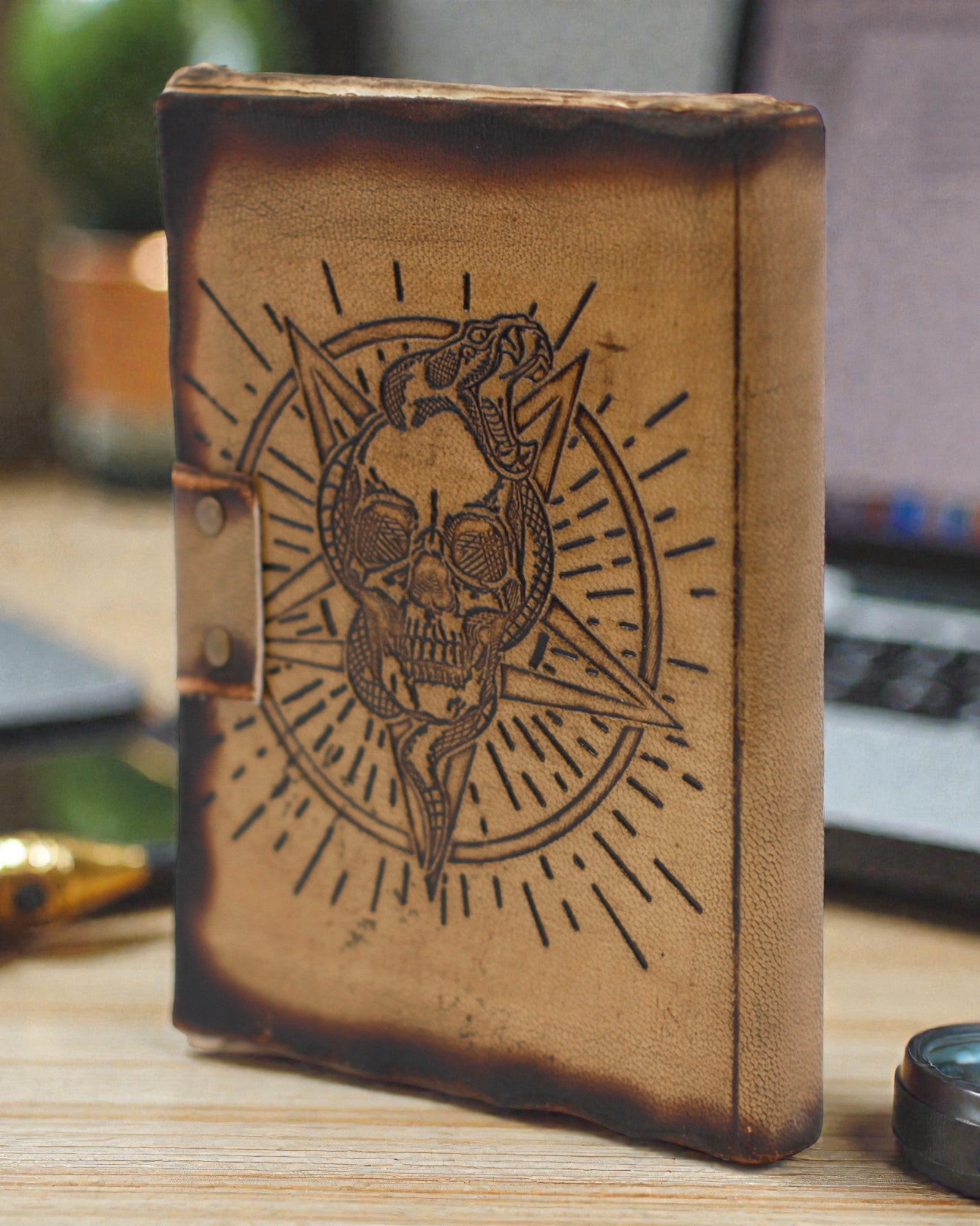 Noctis Sigil – Δερμάτινο Σημειωματάριο Πεντάγραμμο και Κρανίο