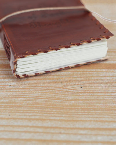 Liber Mentis – Δερμάτινο Σημειωματάριο «Βιβλίο των Σκέψεων» με Περιτυλιγόμενο Λουρί