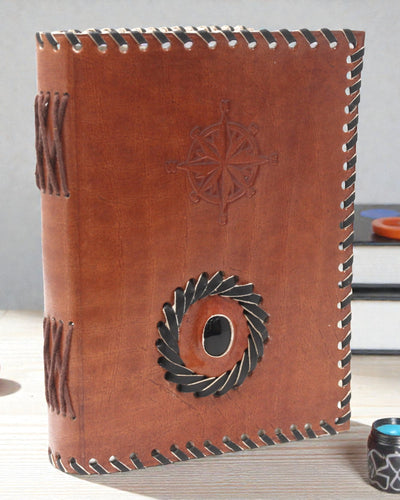 Navigator Onyx – Skórzany Notatnik z Czarnym Onyksowym Akcentem i Kompasem