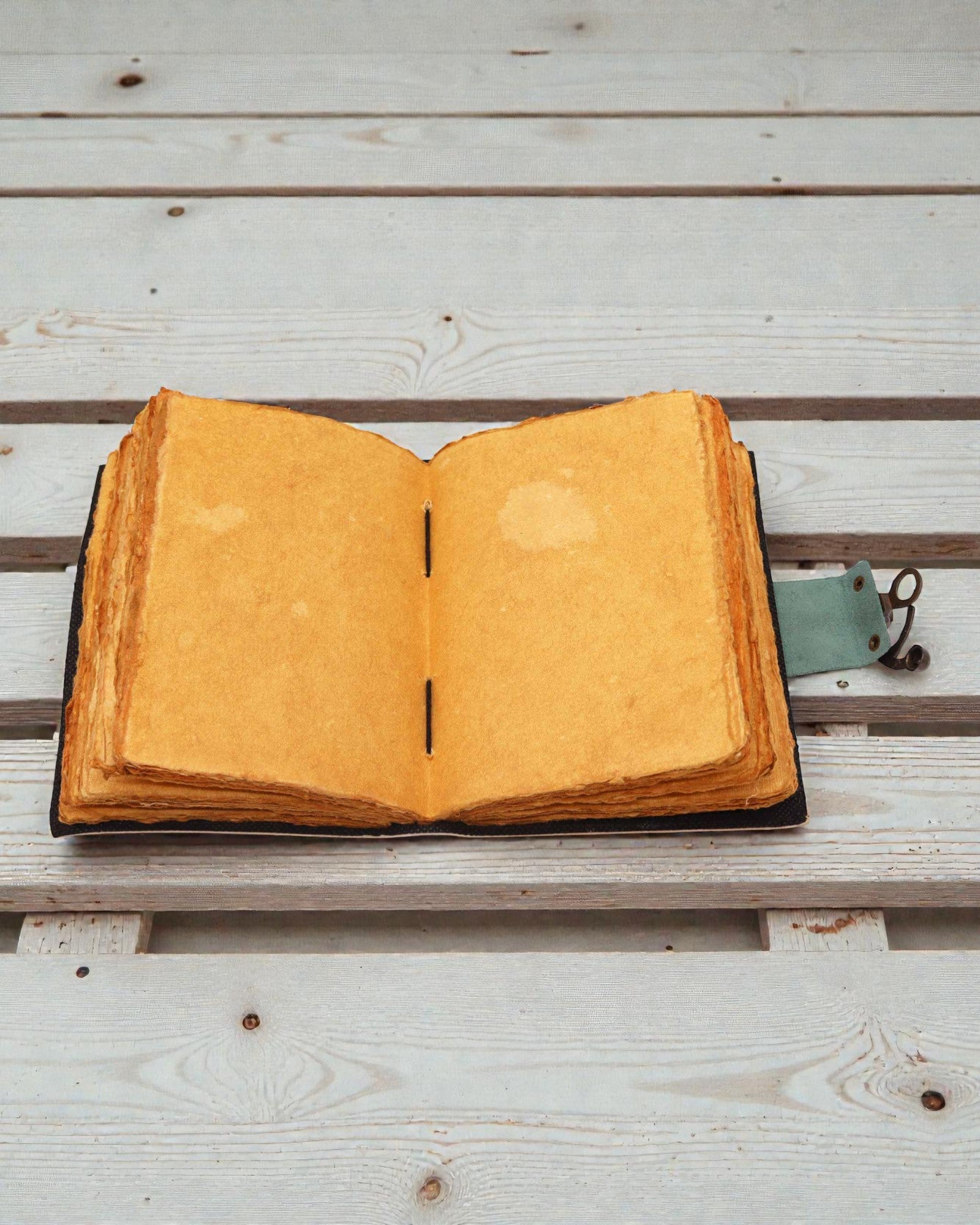 Δερμάτινο Σημειωματάριο Βούδας και 7 Τσάκρα – Ημερολόγιο Ενσυνειδητότητας 13 × 18 cm