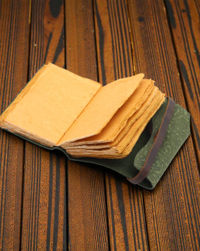 Πράσινος Λαβύρινθος παλαιικού ύφους – δερμάτινο σημειωματάριο με παλαιωμένες σελίδες 12,7 × 8,9 cm