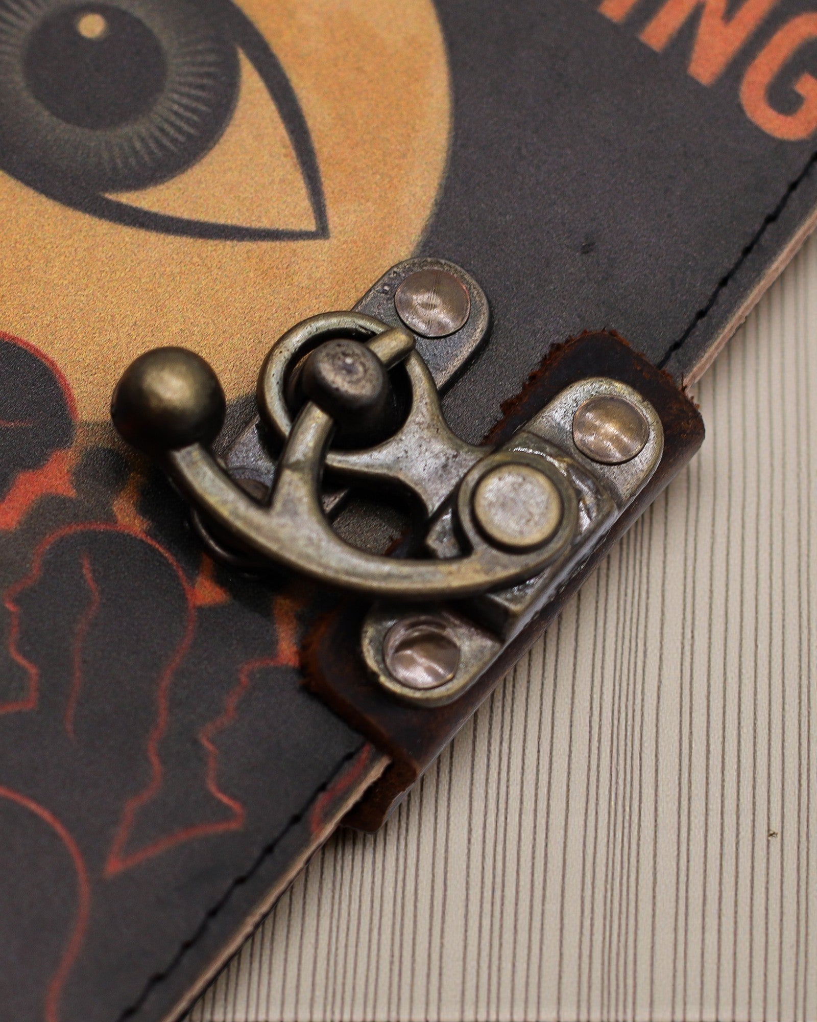 Skórzany Notatnik z Nadrukiem – Stop Doomscrolling (17,8 × 12,7 cm)