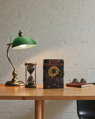 Skórzany Notatnik z Nadrukiem – Stop Doomscrolling (17,8 × 12,7 cm)