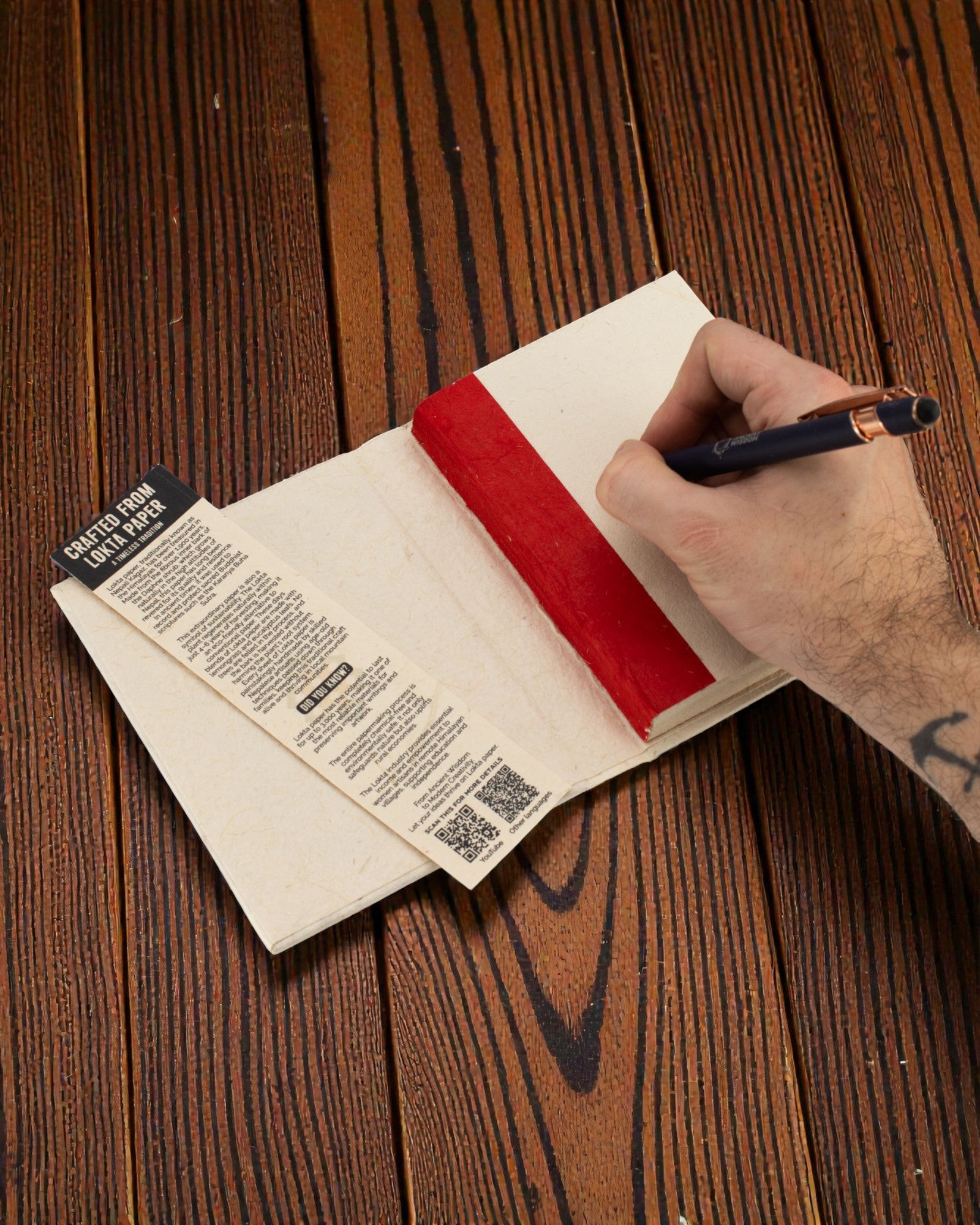 Αρμονία Έγχρωμων Πλακιδίων – μεσαίο σημειωματάριο Λόκτα με μοτίβο μικροσκοπικών πλακιδίων 15 × 12 cm, 45 φύλλα