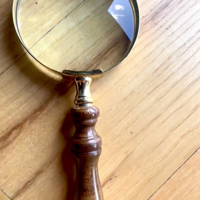 Lupa Mosiężna Retro z Drewnianą Rączką - Szkło Powiększające 18 cm z Możliwością Personalizacji Grawerem