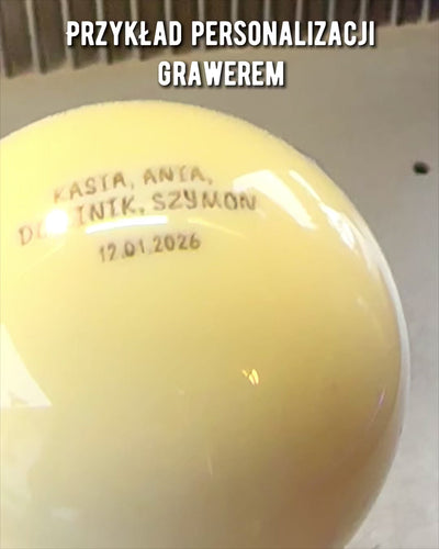 Kula bilardowa na mosiężnej podstawce, możliwość personalizacji grawerem na prezent