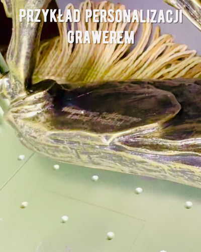 Αγαλματίδιο Αλόγου σε Γκαλόπ από Ρητίνη με Επιλογή Χαράγματος