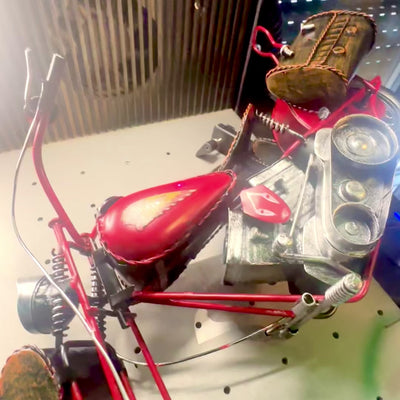 Duży Metalowy Model Klasyczny Motocykl Chopper w Kolorze Czerwonym z Możliwością Personalizacji Grawerem