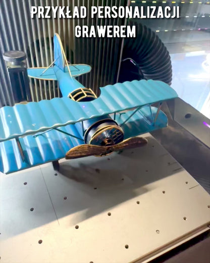 Metalowy model samolotu Blue Baron – retro, na prezent, z opcją grawerowania