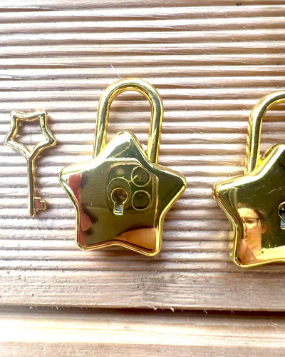 2 Μίνι Αστρικά Λουκέτα με Χάραξη – Προστατέψτε τα Όνειρά σας, εξατομικευμένα για δώρο, 2 επιλογές χρωμάτων