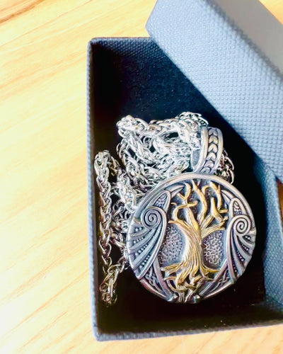 Κολιέ "Δέντρο της Ζωής" από ανοξείδωτο χάλυβα με εξατομίκευση, με σύμβολο Aegishjalmur, (Κράνος του Τρόμου)