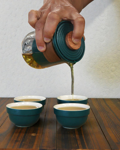 Górska Wyprawa – Turystyczny Zestaw do Herbaty z 4 Filiżankami