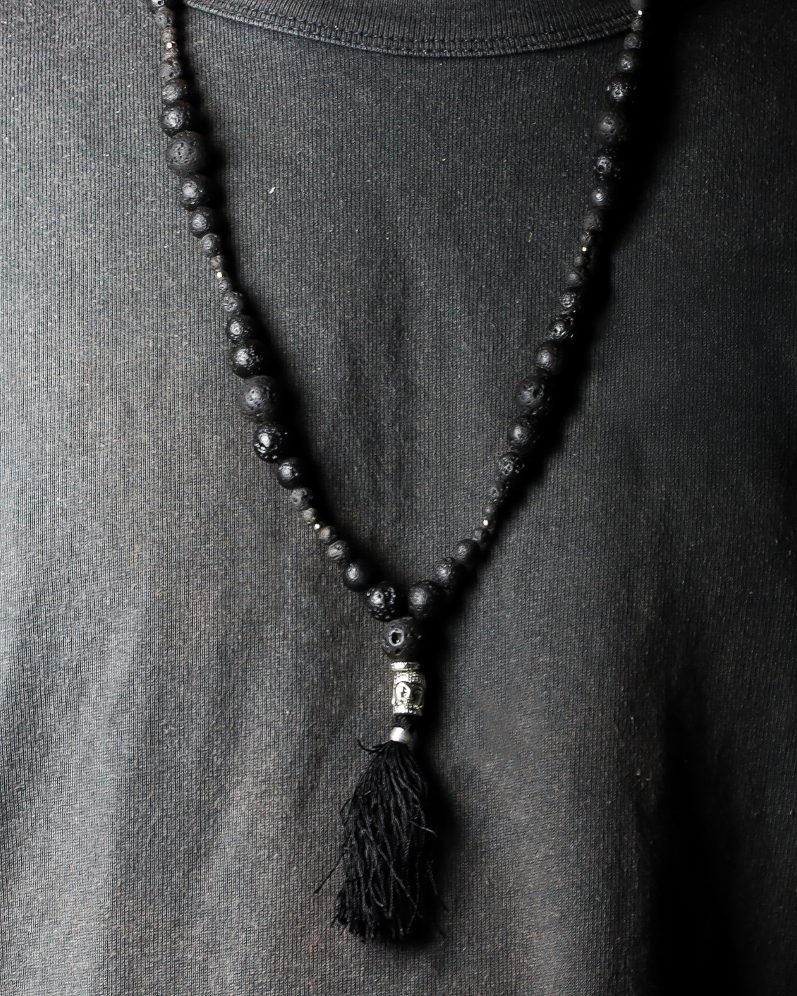 Naszyjnik Esencja Wulkanu – Uziemiająca Energia